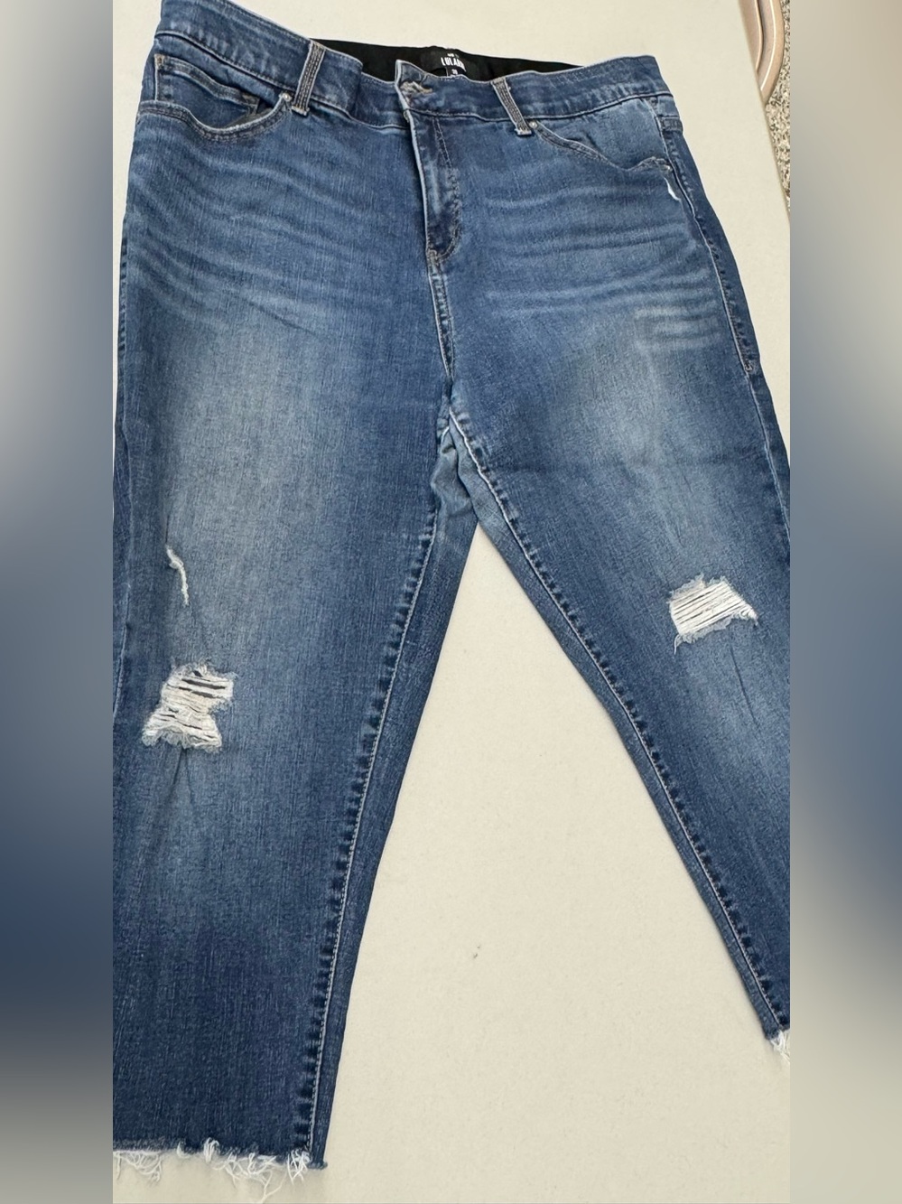 LuLaRoe Distressed Women’s Blue Denim Skinny Jeans Magic Waistband size 38 / 18